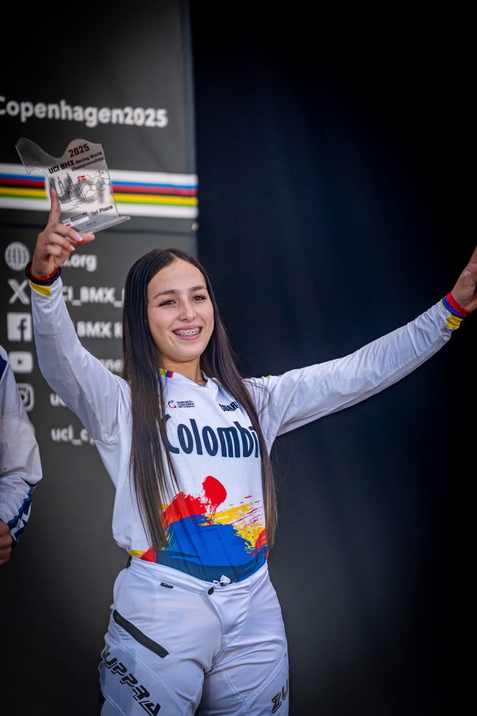 colombia-brilla-con-campeona-mundial-de-bmx-2