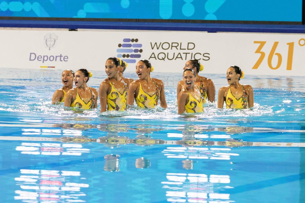 la-natacion-artistica-cumplio-en-medellin