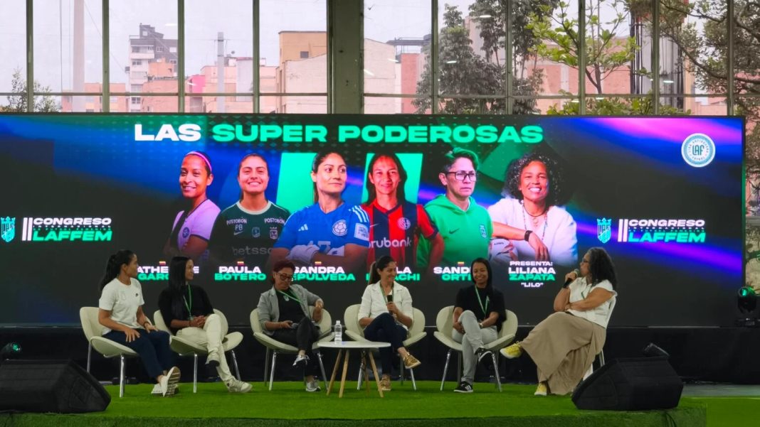 el-futbol-practicado-por-mujeres-resiste
