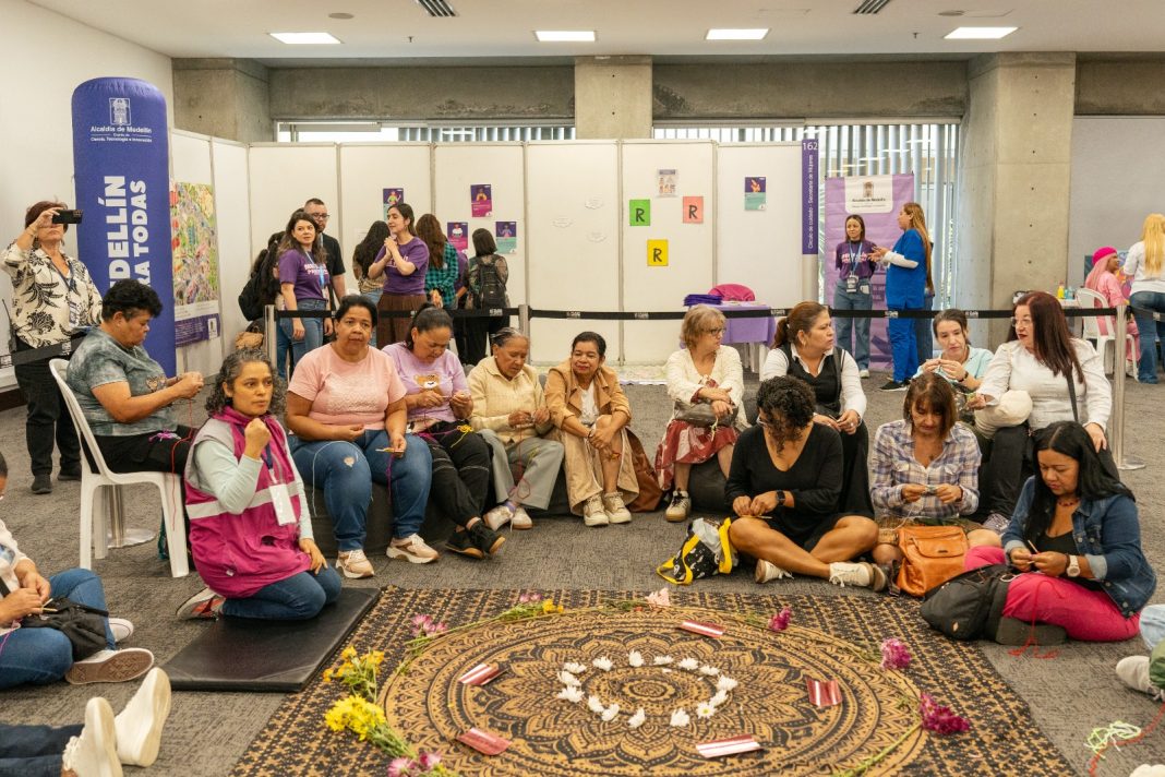 la-salud-mental-de-las-mujeres-se-cuida-en-medellin-4
